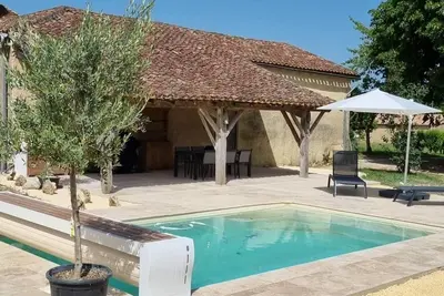 Image de Charmante fermette entourée de verdure avec vue sur Monpazier - piscine privée