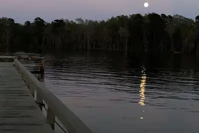 Image de Cozy & Peaceful 3 bed 2 bath On the Water