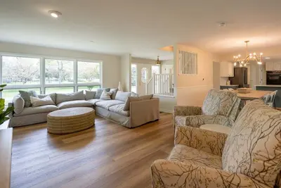 Image de Just listed in Saugatuck near Oval beach