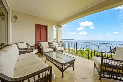 Image de Tropical apartment near the beach with ocean view, WiFi & access to pool