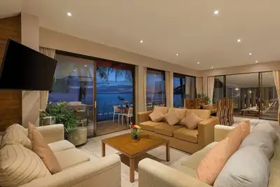 Your exclusive villa on the sand, Private Pool, Stunning Ocean Views
