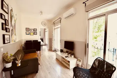 Image de Cozy 2-Bed Apartment Near the Center