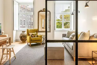 Beautiful Flat near Pç. do Comércio by LovelyStay