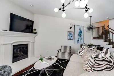 Image de Knox  · Comfortable Chic | Long Term | Legacy