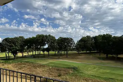 Image de Perfect Getaway For Any Golfer and Lake Lover