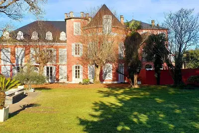 Image de Tres Proche Banlieue De Pau, Maison Grand Confort Avec Piscine Privee