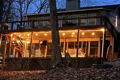 Image de Beautiful Tims Ford Lake house. Boat available