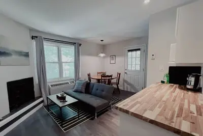 Image de Rare Muskoka Chalet Suite - A4