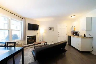 Image de Rare Muskoka Chalet Suite - B5