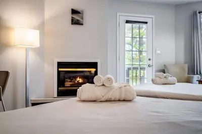 Image de Rare Muskoka Chalet Suite - A2