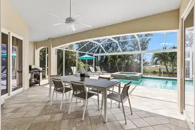 Image de Luxury villa, large pool and jacuzzi