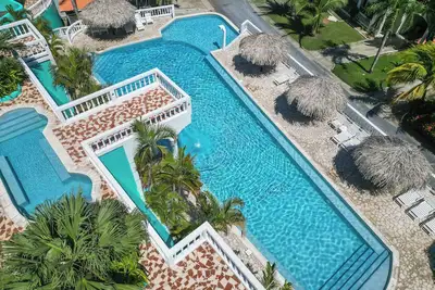 Image de Stunning Oceanview Condo w\/ Pool Access Sunset Villas, West End, Roatan Rental
