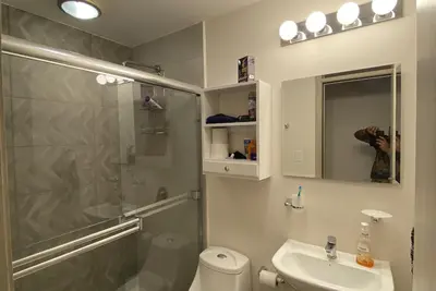 Image de Luxury 2 bed/2 bath, + private office room. Nice mountain view