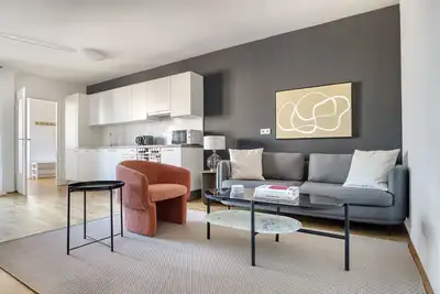 Image de Roomy Mariahilf 3br w/ Elevator, near Mariahilfer Straße, by Blueground