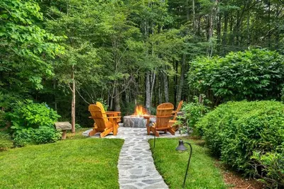 Image de Luxury Mountain Home with Large Outdoor Fire Pit