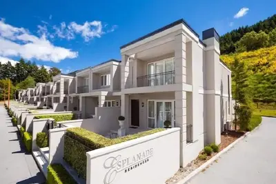 Image de 3 Bedroom Central Villa - walk to town! Free parking