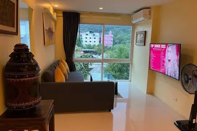 Image de 6-35 - Condo 3 chambres avec balcon et piscine partagée