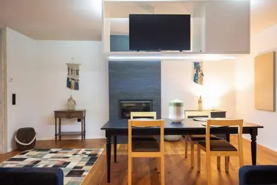 Image de Loungy Porto - Charmant appartement duplex avec patio situé dans le centre de Porto