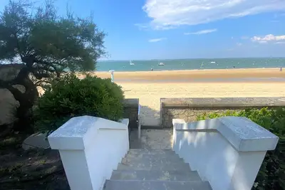 Image de Arcachon : T2 cabine rénové, accès plage, balcon, parking
