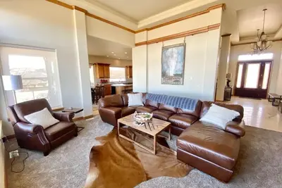 Image de Luxury home w a View- biking and hiking near