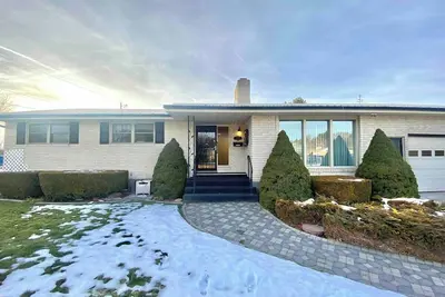 Image de Roomy Midtown Home-Large and Central to Everything