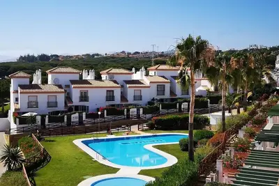 Image de Maison de Vacances \"Casa Danca Cabopino\" avec Terrasse et Piscines Partagées