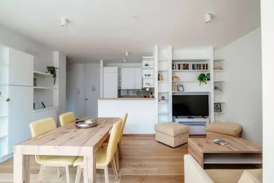 Elégant appartement avec balcon à 2 minutes du Lido de Lugano (Palace Apartment)