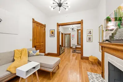 Image de Stunning 3 Br in prime Chicago location