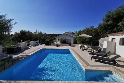 Image de Villa climatisée piscine 28°, proche de la mer, des commerces et de Ste Maxime!