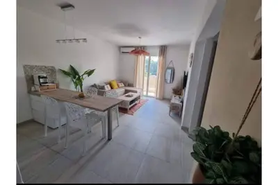 Image de Apparently T3