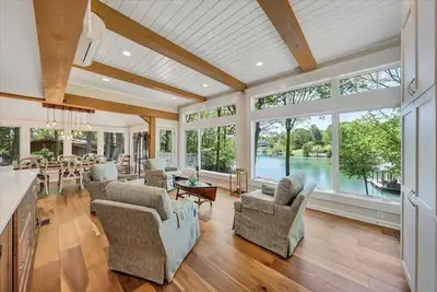 Image de Lakefront, Private Dock, & Hot Tub