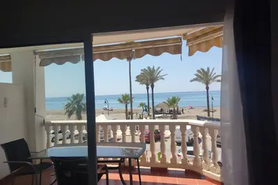 Image de Apartment facing the sea, on the beach, beautiful views