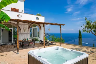 Image de Villa Mimina - Exclusive villa with garden, Jacuzzi and sea view