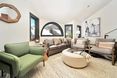 Image de Lulu 6j Contemporary Telluride Condo - 2 Bed + Loft, 3 Bath, Sleeps 6