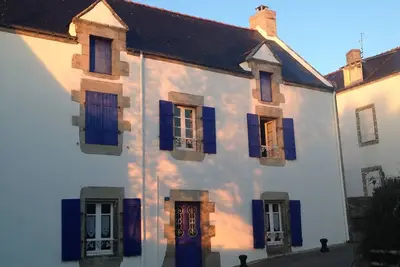 Image de Maison du bourg, à moins de 2 minutes du port et des quais