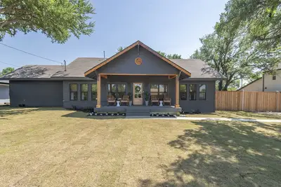 Image de The 1913 - The BoHo Chic 4 Bed/2 Bath home in Downtown Celina