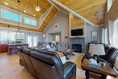 Image de Gorgeous Conway Home A/C, Hot Tub & Full Game Room