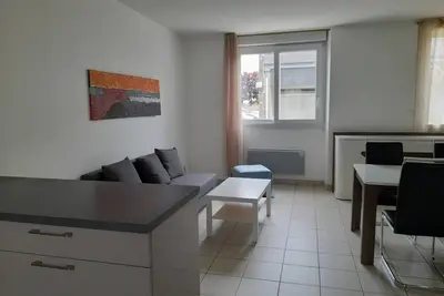 Image de Bel appartement proche du centre ville, Ă 4km des plages