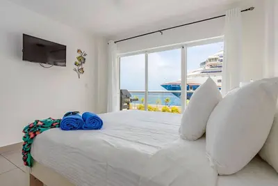 Image de Amazing Ocean and Cruise ship View Spacious Apartment
