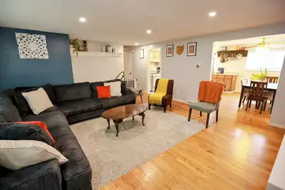 Image de Close to Everything, Stocked Kitchen, Full House: 3 bedroom, 2. 5 bath