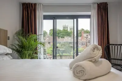 Image de The Carillon Suite-Appartement-en Ville-Douche-Balcon