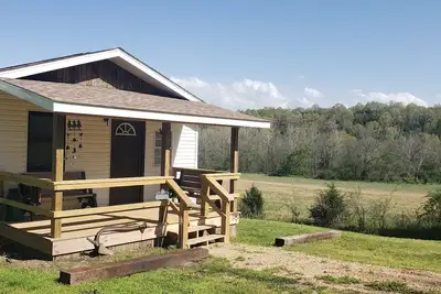 Sweeton Creek cozy cabin just minutes from Lake Norfork