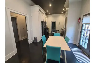 Image de Downtown Atlanta - West End Modern 3 bedroom / 2 bath Bungalow