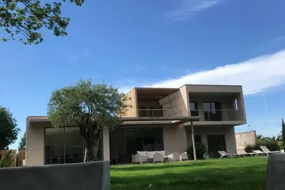 Image de Villa d’architecte aux pieds des Albères/7 km des plages