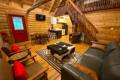 Image de Unplugged Retreat-Yellowstone Cabin at Rock Springs