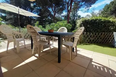 Image de Appartement classé en rez de jardin avec parking privé