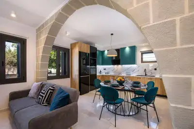 Image de Anastasia & Marie luxury & traditional residence with large jacuzzi 1 minute sea