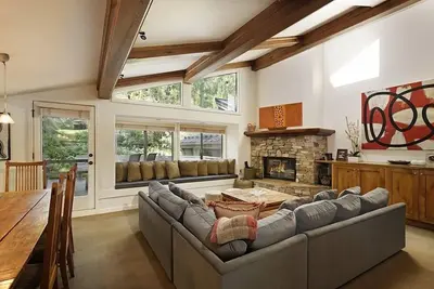 Image de Black Swan Unit B | Great Location 2 Blocks to Downtown