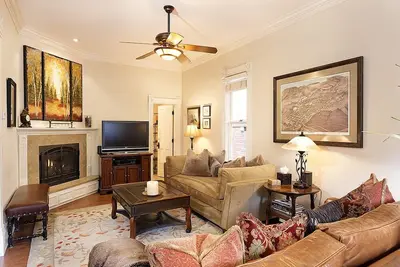 Image de Little Jewel | Charming Private Home w/ views Aspen Mountain & Bbq, 4 Blocks from the Gondola