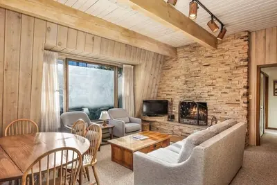 Image de Chateau Dumont Unit 15 | Spacious Top Floor Condo, Two Blocks from Aspen Mountain